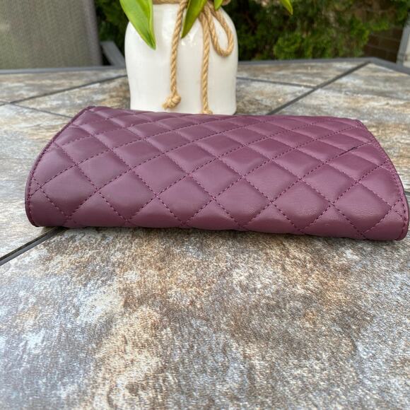BADGLEY MISCHKA Plum Diamond Quilt Convertible Envelope Crossbody Bag $129 NEW - Picture 9 of 16